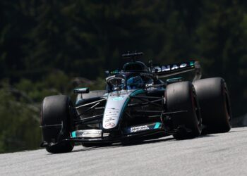 Russell vê McLaren como ameaça principal após sexta-feira na Áustria