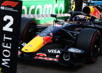 Verstappen: “Tem sido um fim de semana muito positivo para nós”