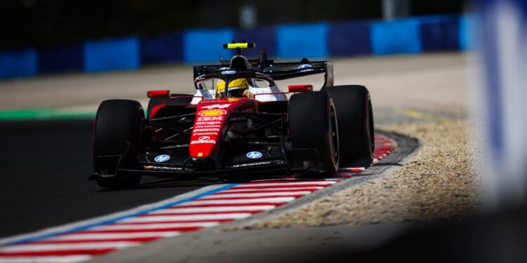 Hamilton penalizado com três lugares na grelha em Budapeste
