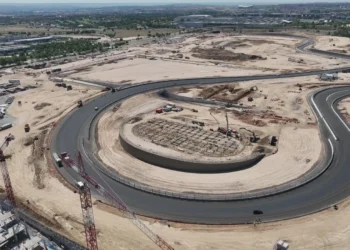 Ferrari estreia novo circuito de Madrid com sessão de filmagens