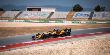 [FOTOS] McLaren concluiu teste “produtivo” em Portimão: “Foi bom regressar”