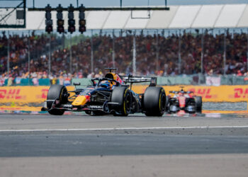 Verstappen: “Não faz sentido competir se não resolvermos o problema da velocidade de ponta”