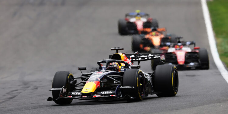Mekies destaca evolução da Red Bull e “melhor corrida” de Hadjar com a equipa