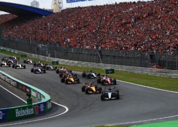 Russell vence corrida sprint na frente de Leclerc em Zandvoort