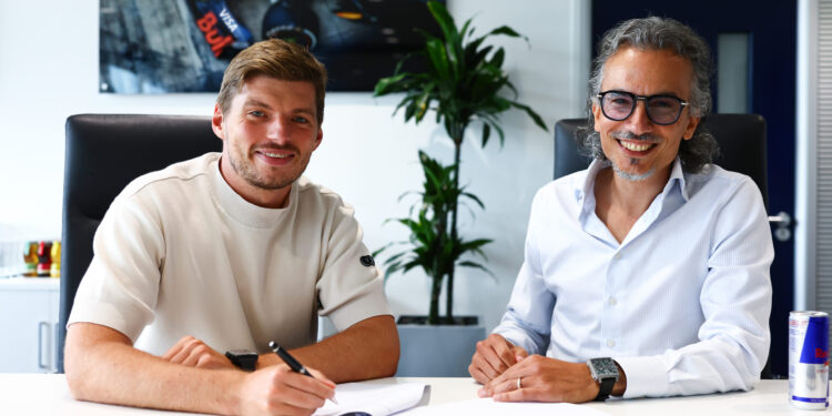 Oficial: Verstappen renova com a Red Bull até 2030