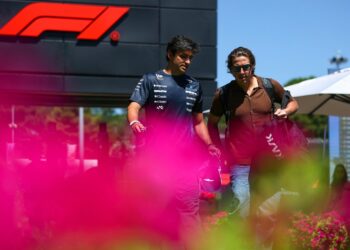 Oficial: Sainz renova com a Williams por vários anos 