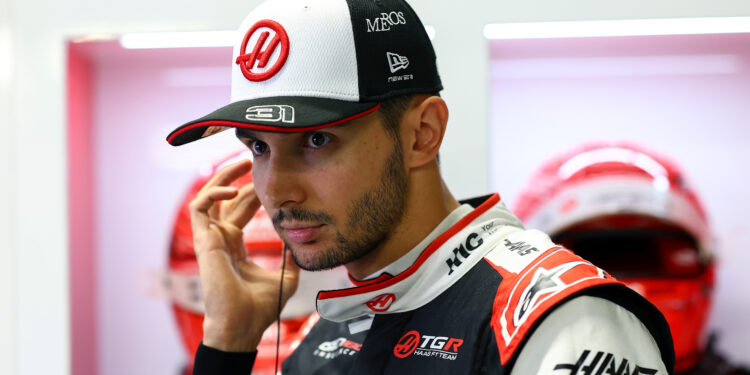 Oficial: Ocon abandona a Haas no final da temporada