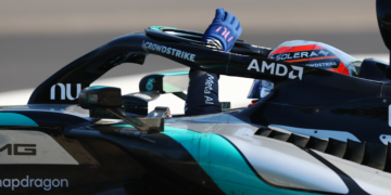 Kimi Antonelli opera recuperação incrível e vence a corrida de casa em Monza