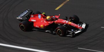 Hamilton insatisfeito com a execução da Ferrari: “Temos de trabalhar como equipa”