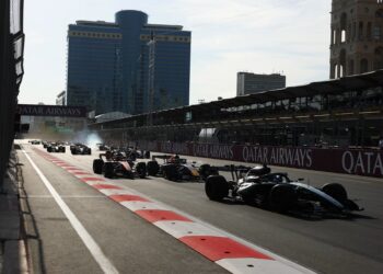 Russell vence pela terceira vez em 2026, dupla da Red Bull completa o pódio em Baku