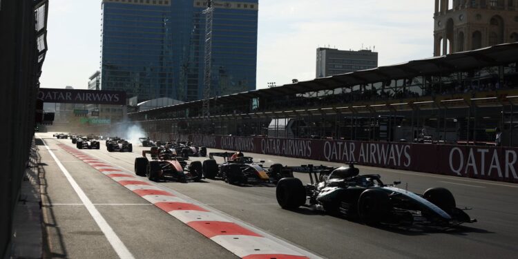 Russell vence pela terceira vez em 2026, dupla da Red Bull completa o pódio em Baku