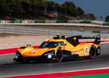 Norris testou o MCL-HY em Portimão: “Um carro rápido e um circuito fantástico”