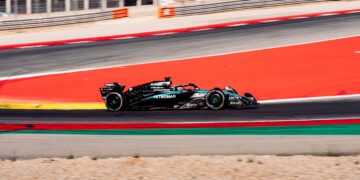 [FOTOS] Dürksen testa com a Mercedes em Portimão e faz história pelo Paraguai