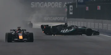 Verstappen vence corrida sprint acidentada em Singapura