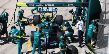 Alonso após incidente com Albon: “O nível dos pilotos no último terço da grelha é muito baixo”