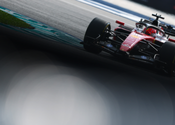 Leclerc lidera segunda sessão em Sepang