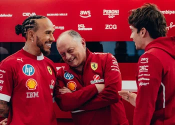 Hamilton sobre Vasseur: “Se querem apontar o dedo, apontem para outro lado”