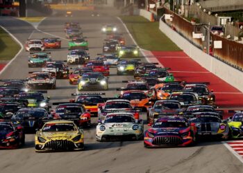 GT World Challenge em Portimão: horários, inscritos e onde ver a estreia de Verstappen